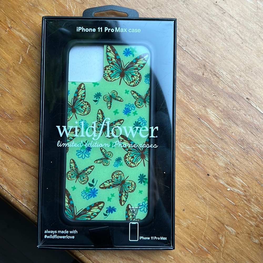 NWT Wildflower case